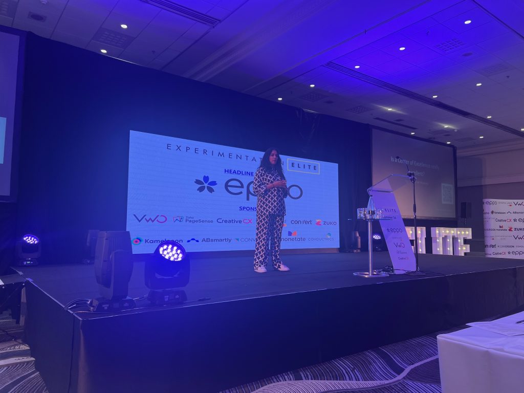 Shagun delivering her talk on 'Tales from the Trenches'